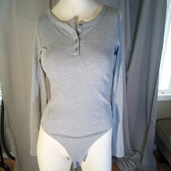 American Eagle Outfitters Ribbed Gray Henley Bodysuit - Picture 1 of 2